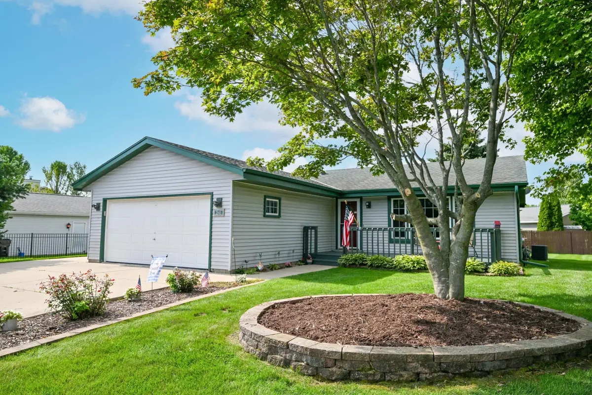 2845 Sandpiper Ln, Caledonia, WI 53402 - #1