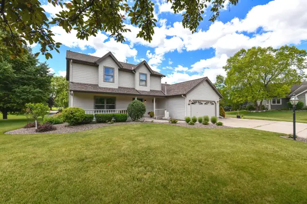 14335 W Meadowshire Ct, New Berlin, WI 53151