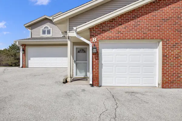 668 Westfield Way, Pewaukee, WI 53072