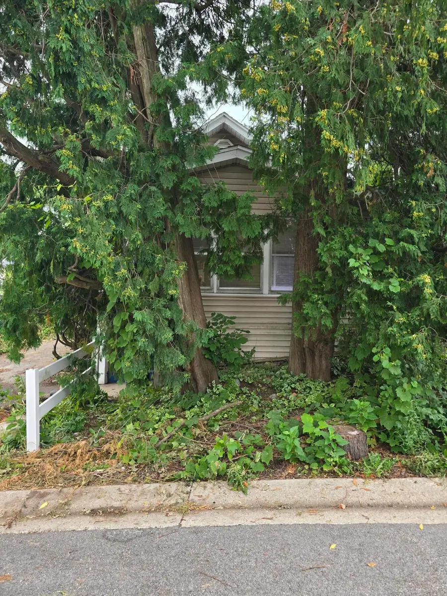 1530 2nd St, Delafield, WI 53018 - #2