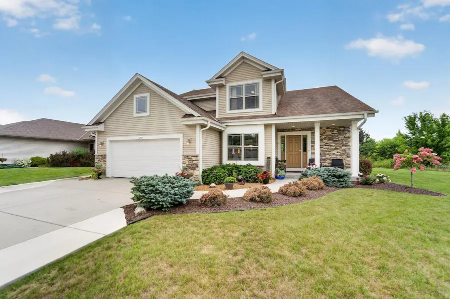 10421 Prairie Crossing Dr, Caledonia, WI 53126 - #2