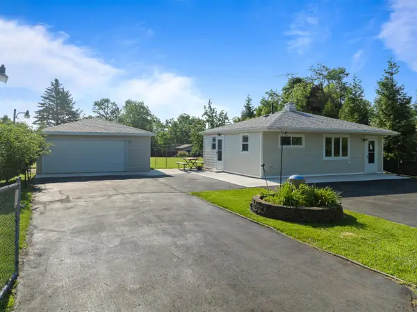 N3358 Hawthorn Rd, Geneva, WI 53147
