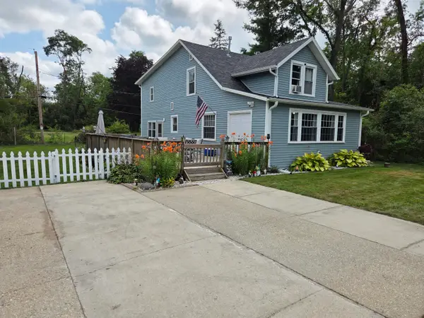 N2456 Mildred St, Walworth, WI 53115