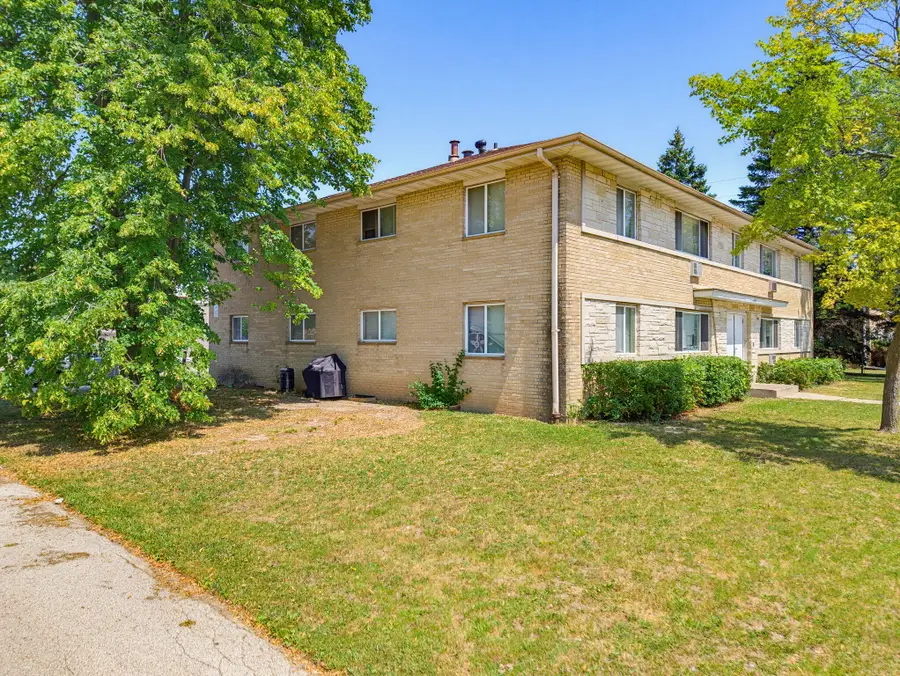 6306 W Kaul Ave, Milwaukee, WI 53218 - #3