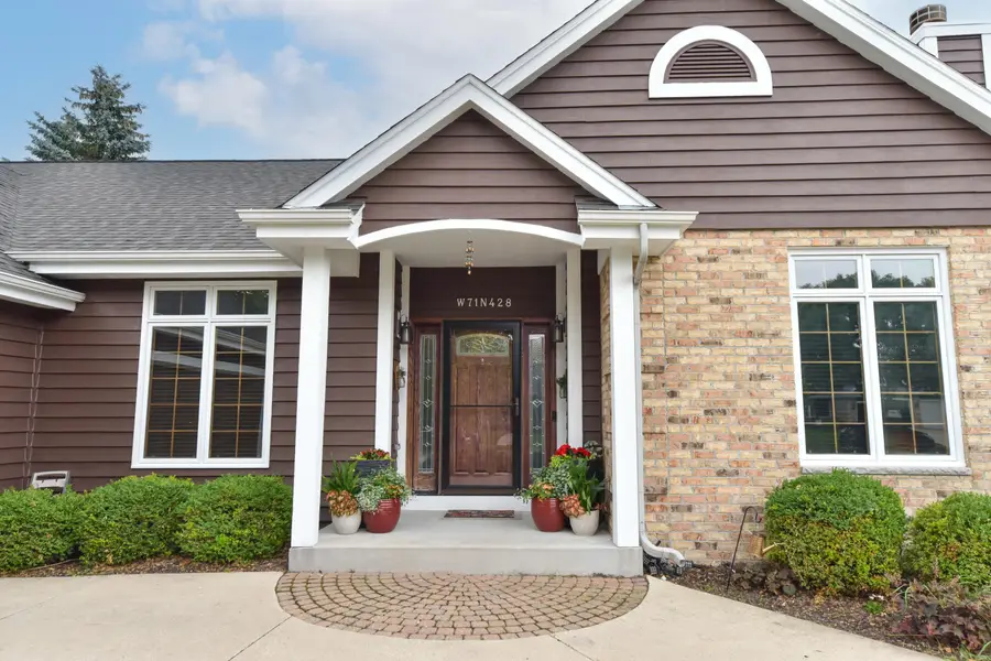 W71N428 Mulberry Ave, Cedarburg, WI 53012 - #2