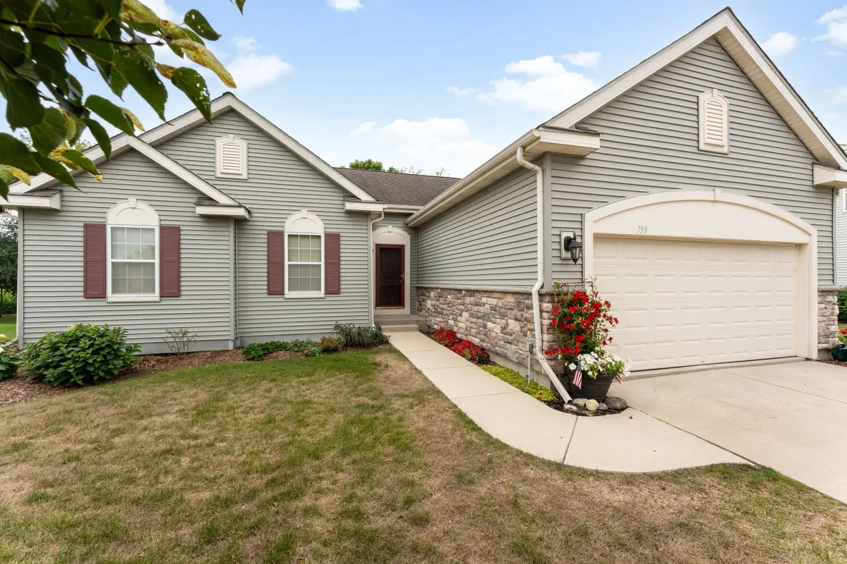 755 Meadowview Ln, Johnson Creek, WI 53038 - #1