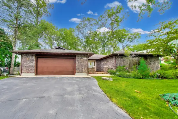 925 Tarrant Dr, Fontana, WI 53125