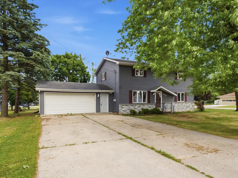 825 Landis St, Collins, WI 54207 - #3
