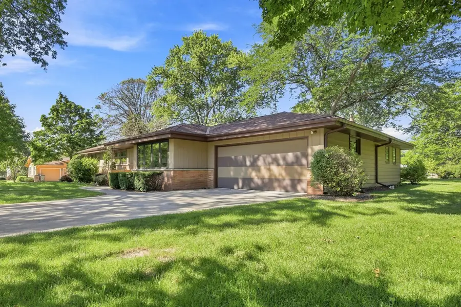 2867 S 126th St, New Berlin, WI 53151 - #2