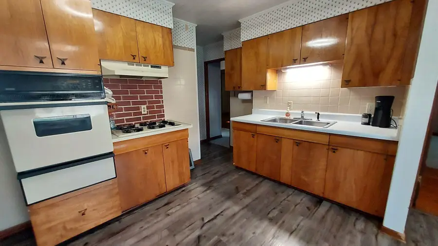 1405 15th Ave, South Milwaukee, WI 53172 - #3