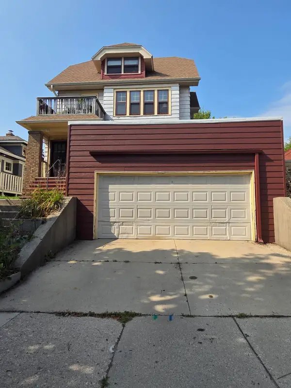 2020 E Menlo Blvd, Shorewood, WI 53211