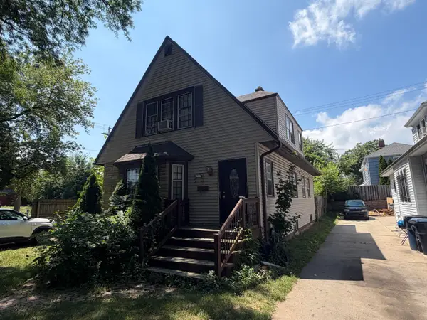2727 N 56th St, Milwaukee, WI 53210