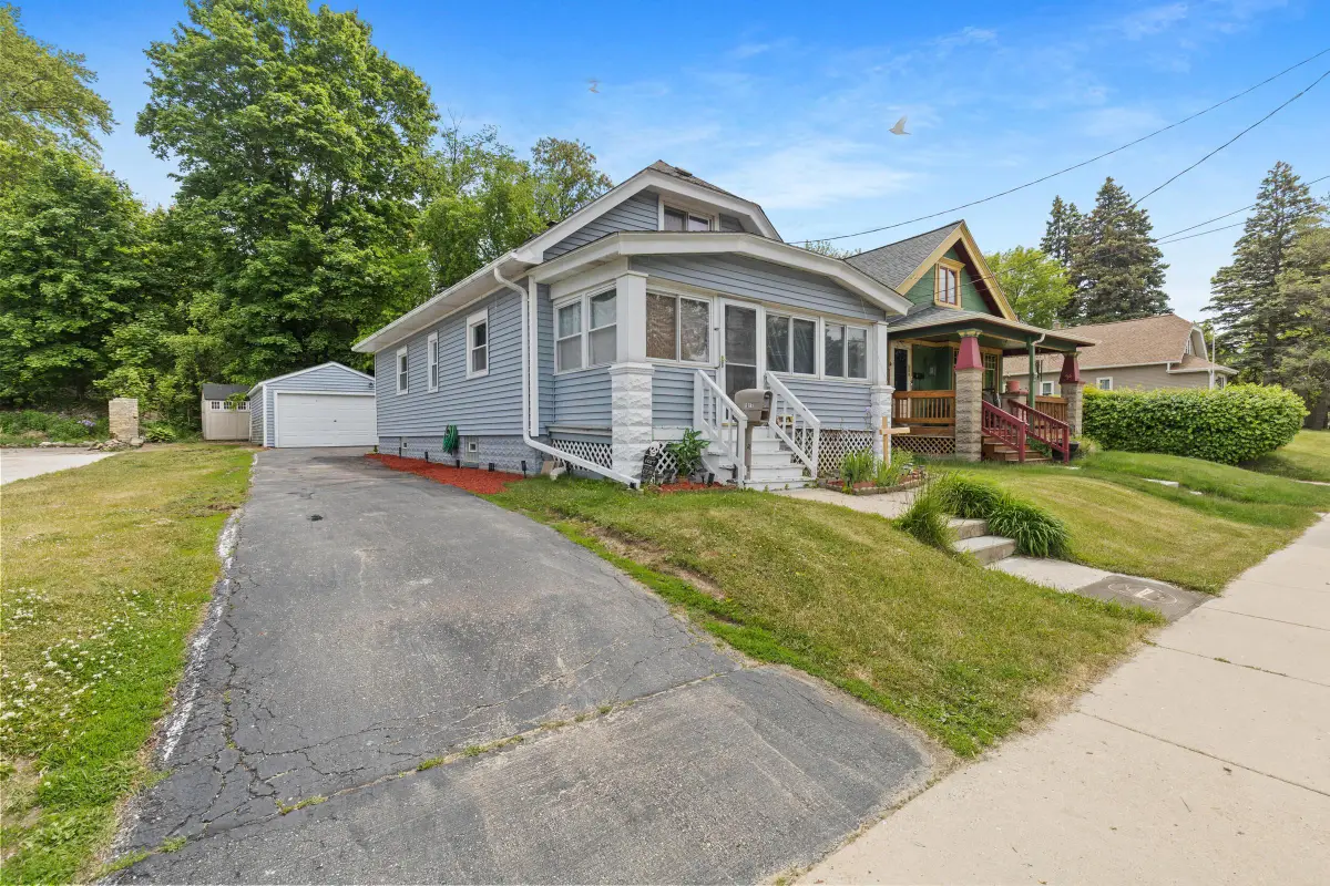 1017 N Chicago Ave, South Milwaukee, WI 53172 - #1