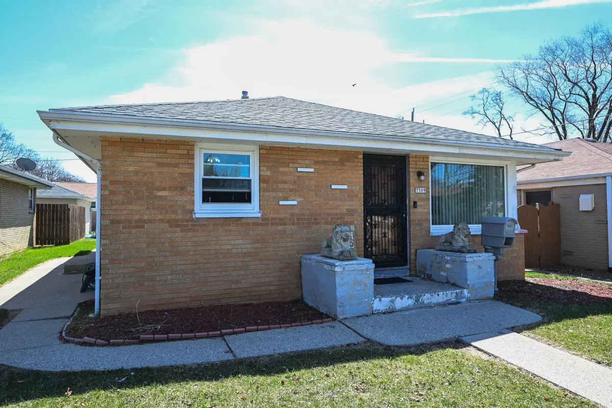 7509 W Carmen Ave, Milwaukee, WI 53218 - #1