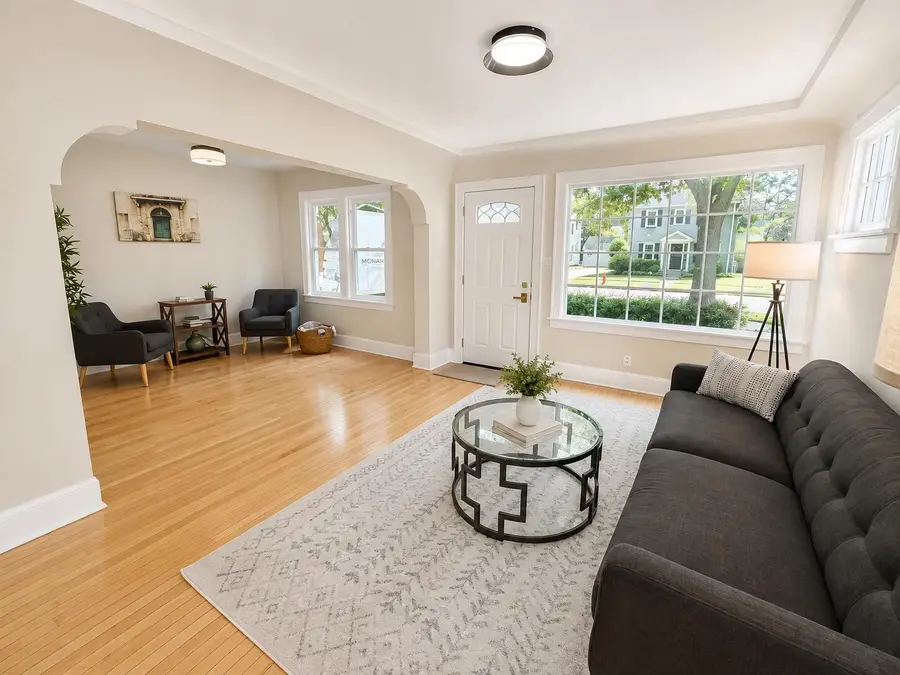 4937 N Hollywood Ave, Whitefish Bay, WI 53217 - #2