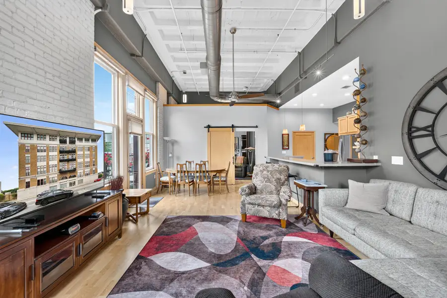 1325 N Van Buren St, Milwaukee, WI 53202 - #2
