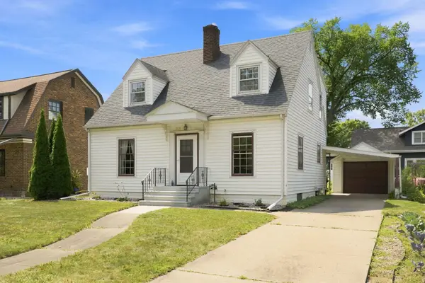 208 21st St S, La Crosse, WI 54601