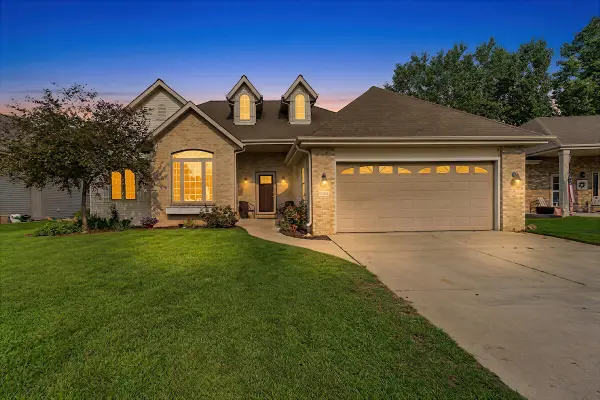 1296 Carla Ln, West Bend, WI 53095