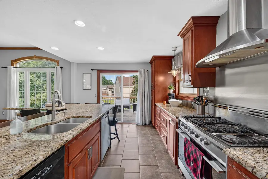 1296 Carla Ln, West Bend, WI 53095 - #3