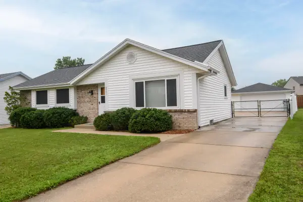 9771 W Darnel Ave, Milwaukee, WI 53224
