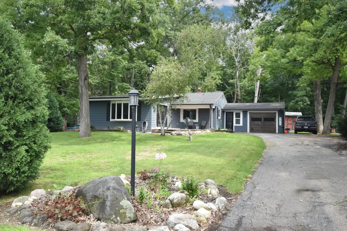 8611 Big Bend Rd, Waterford, WI 53185 - #1