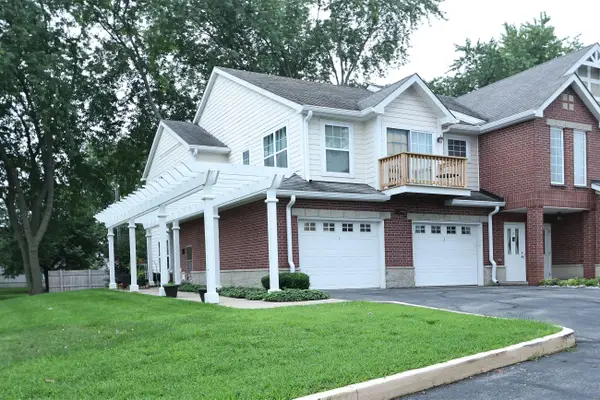 8856 Sheridan Rd, Kenosha, WI 53143