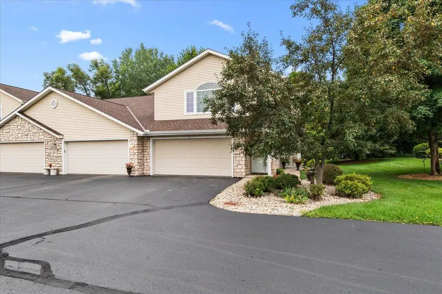 2465 Country Creek Cir, West Bend, WI 53095 - #2