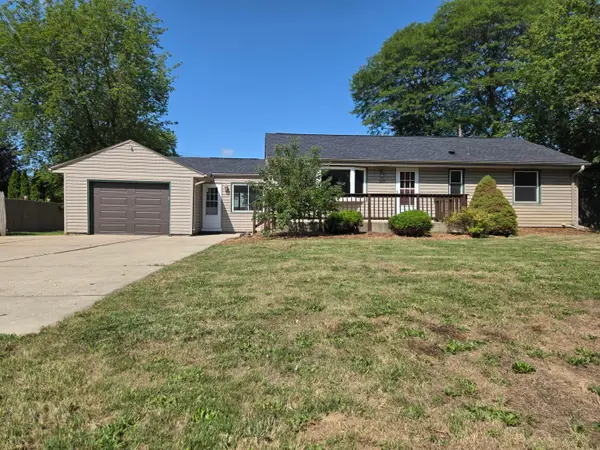 1425 S Rock Pl, New Berlin, WI 53151