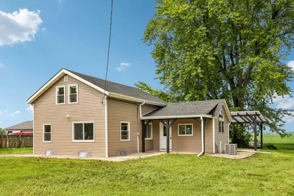 W6146 State Line Rd, Walworth, WI 53184
