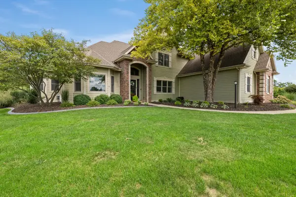 1960 Trillium Trl, Cedarburg, WI 53024