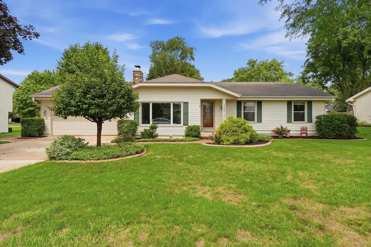 16010 W Cynthia Dr, New Berlin, WI 53151 - #1