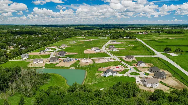 10176 N Tundra Ct, Mequon, WI 53097