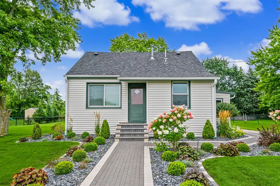 10126 S Judith Pl, Oak Creek, WI 53154 - #2