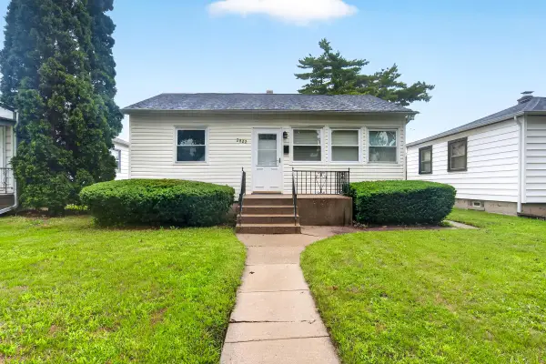 3822 S 19th St, Milwaukee, WI 53221