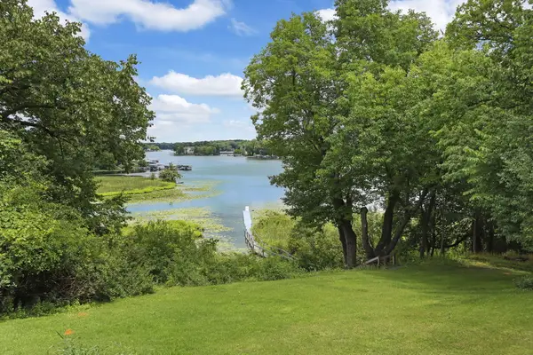 W5368 Plantation Rd, Sugar Creek, WI 53121