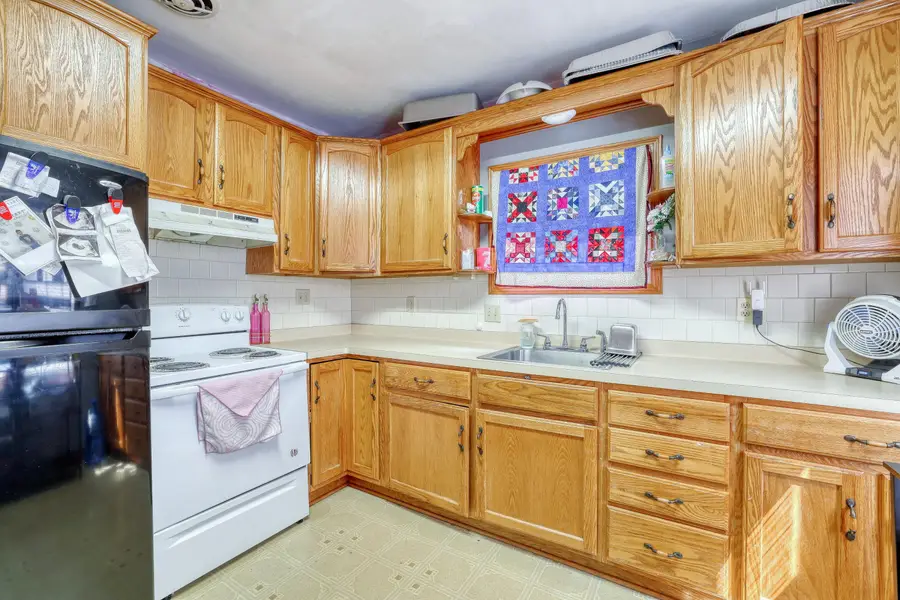 20060 W Greenfield Ave, Brookfield, WI 53045 - #3