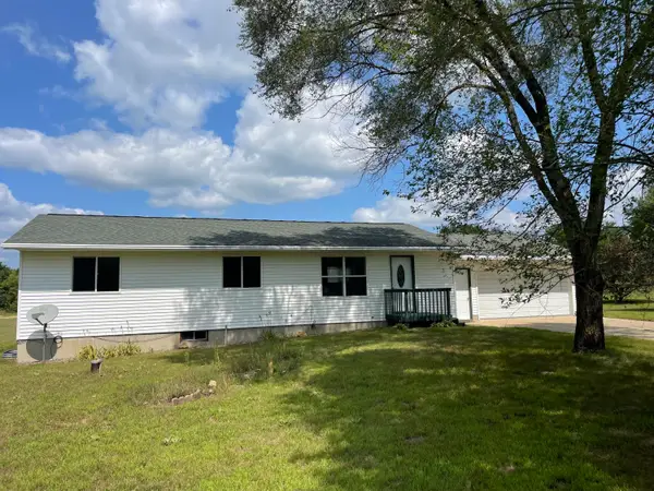 10576 Hardtop Ave, Angelo, WI 54656