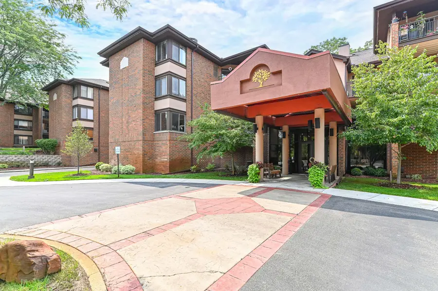 1600 W Green Tree Rd, Glendale, WI 53209 - #2