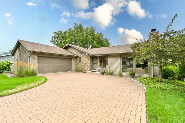 8032 S 66th St, Franklin, WI 53132