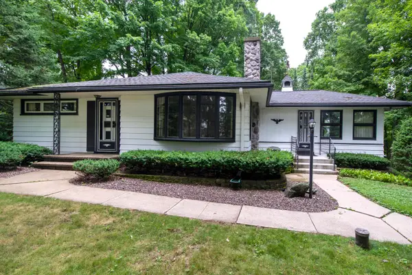 755 Adelmann Ave, Brookfield, WI 53045