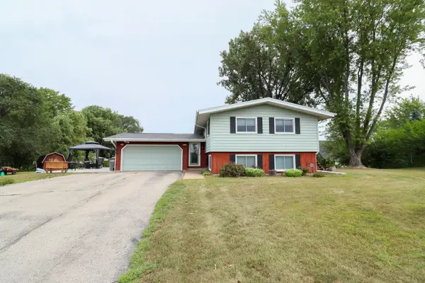 W7570 Mchugh Ct E, Holland, WI 54636