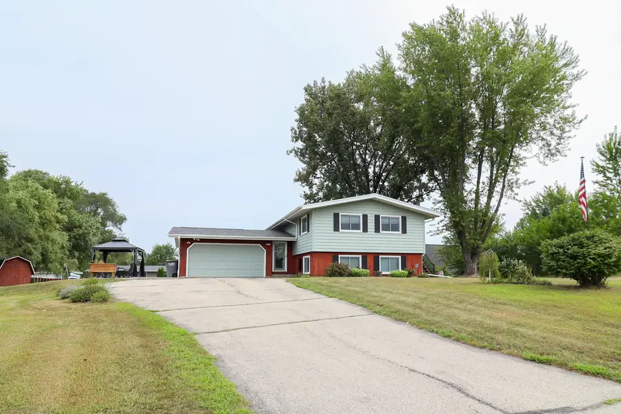 W7570 Mchugh Ct E, Holland, WI 54636 - #2
