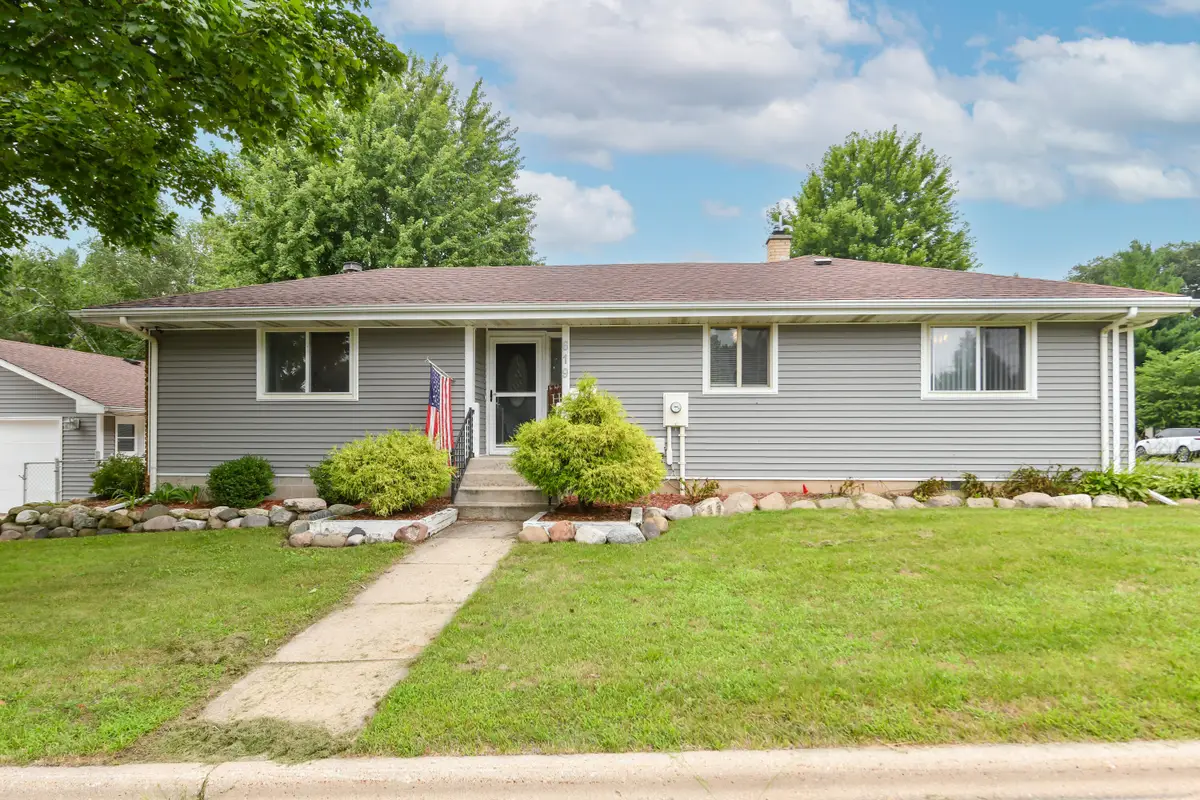 619 Phoenix St, Delavan, WI 53115 - #1