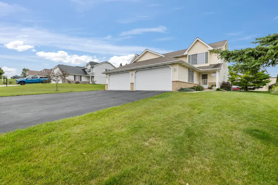 1135 Ellys Way, Slinger, WI 53086 - #3
