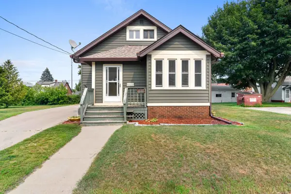 1133 S 20th St, Manitowoc, WI 54220