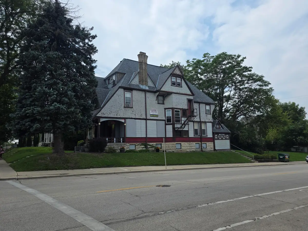 761 N 25th St, Milwaukee, WI 53233 - #1