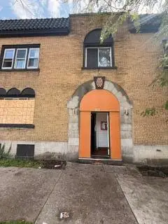 2517 W Capitol Dr, Milwaukee, WI 53206