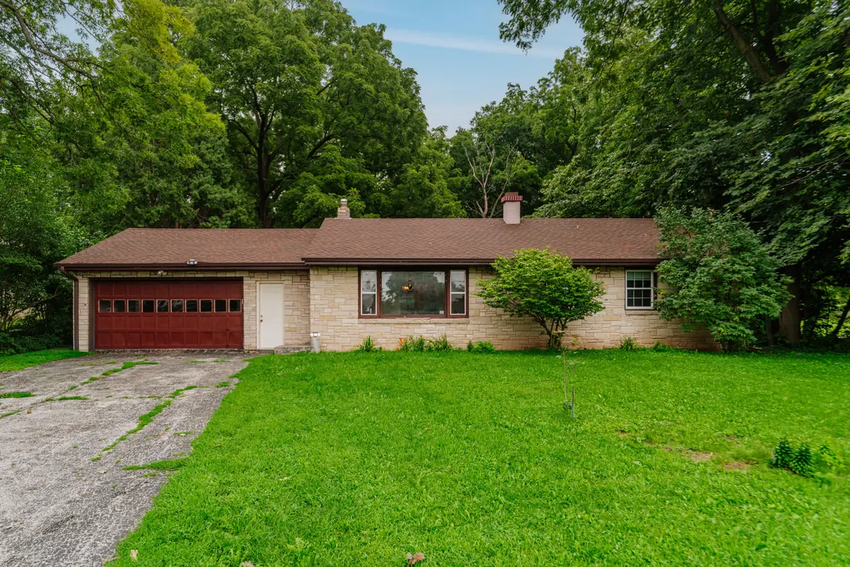 8601 Big Bend Rd, Waterford, WI 53185 - #1