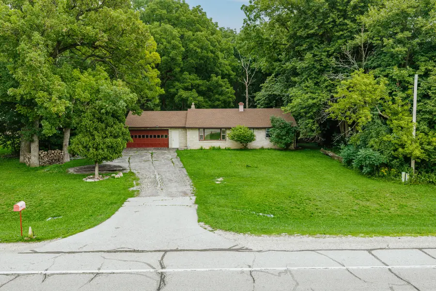 8601 Big Bend Rd, Waterford, WI 53185 - #2