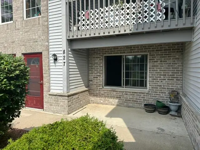 827 Quinlan Dr, Pewaukee, WI 53072 - #2